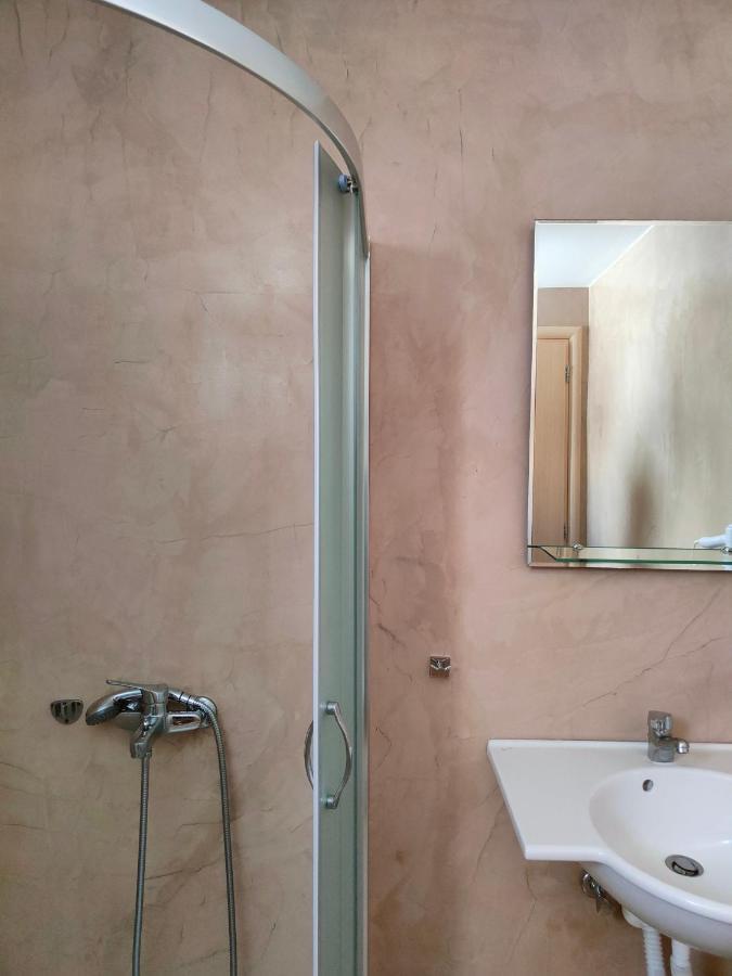Aelia Rooms & Apartments อิออสคอรา ภายนอก รูปภาพ