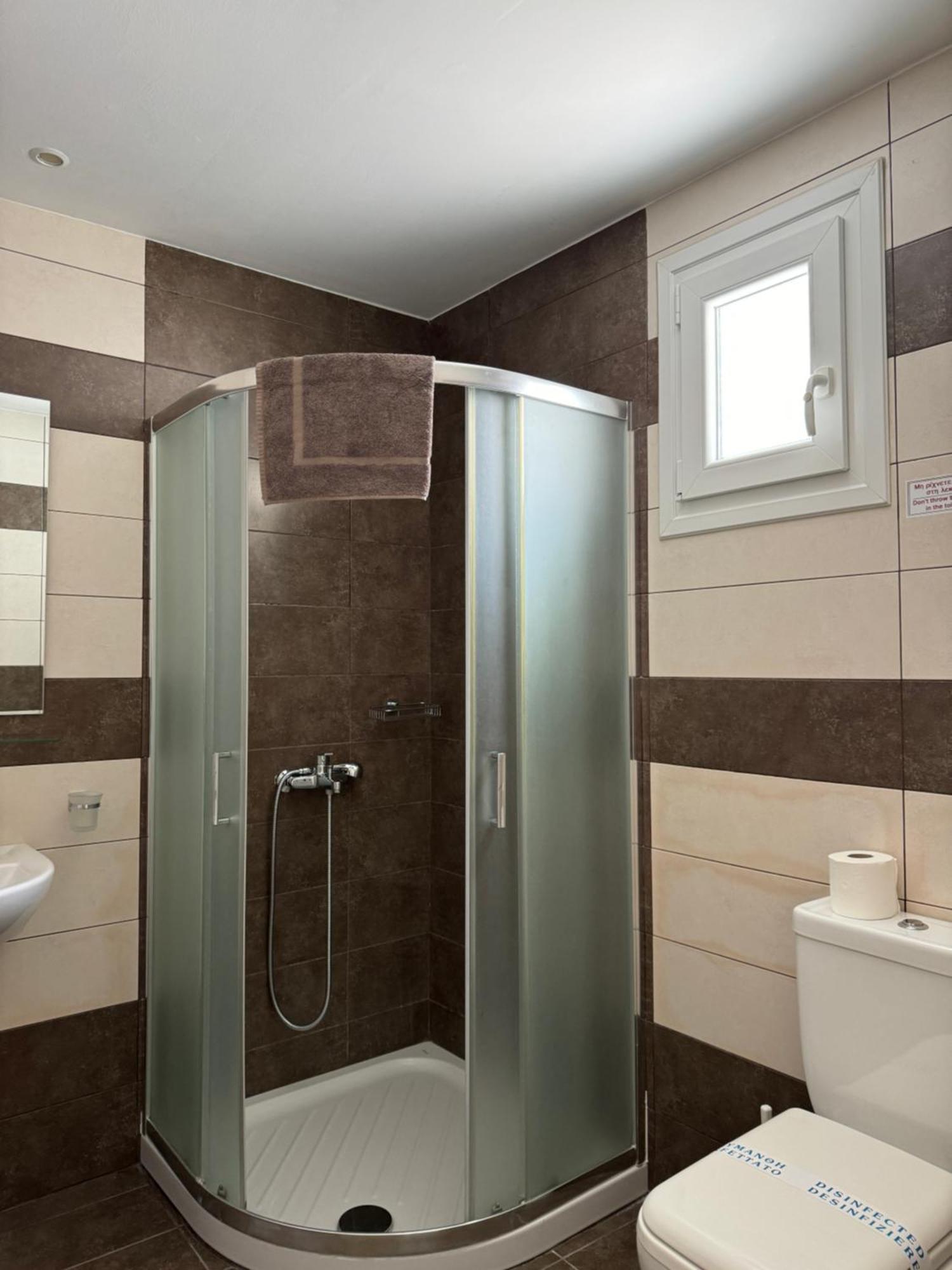 Aelia Rooms & Apartments อิออสคอรา ภายนอก รูปภาพ