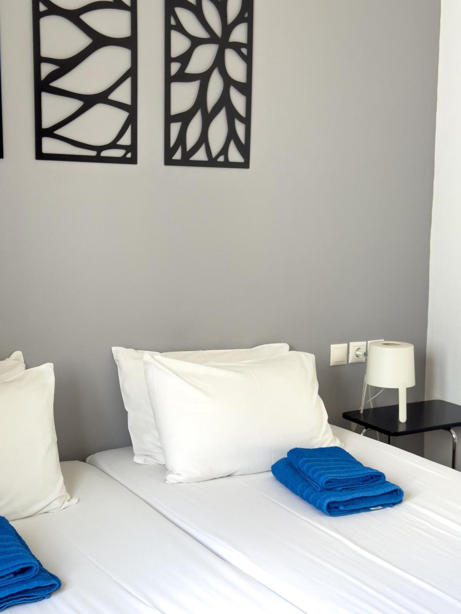 Aelia Rooms & Apartments อิออสคอรา ภายนอก รูปภาพ