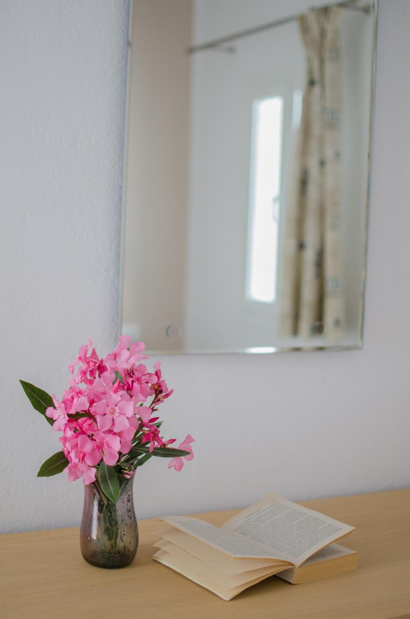 Aelia Rooms & Apartments อิออสคอรา ภายนอก รูปภาพ